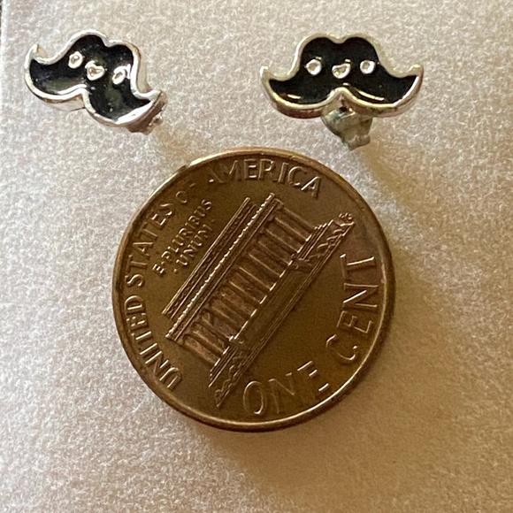 🎉Silver Mustache Shaped Earrings Fun and Quirky Studs - Picture 3 of 4